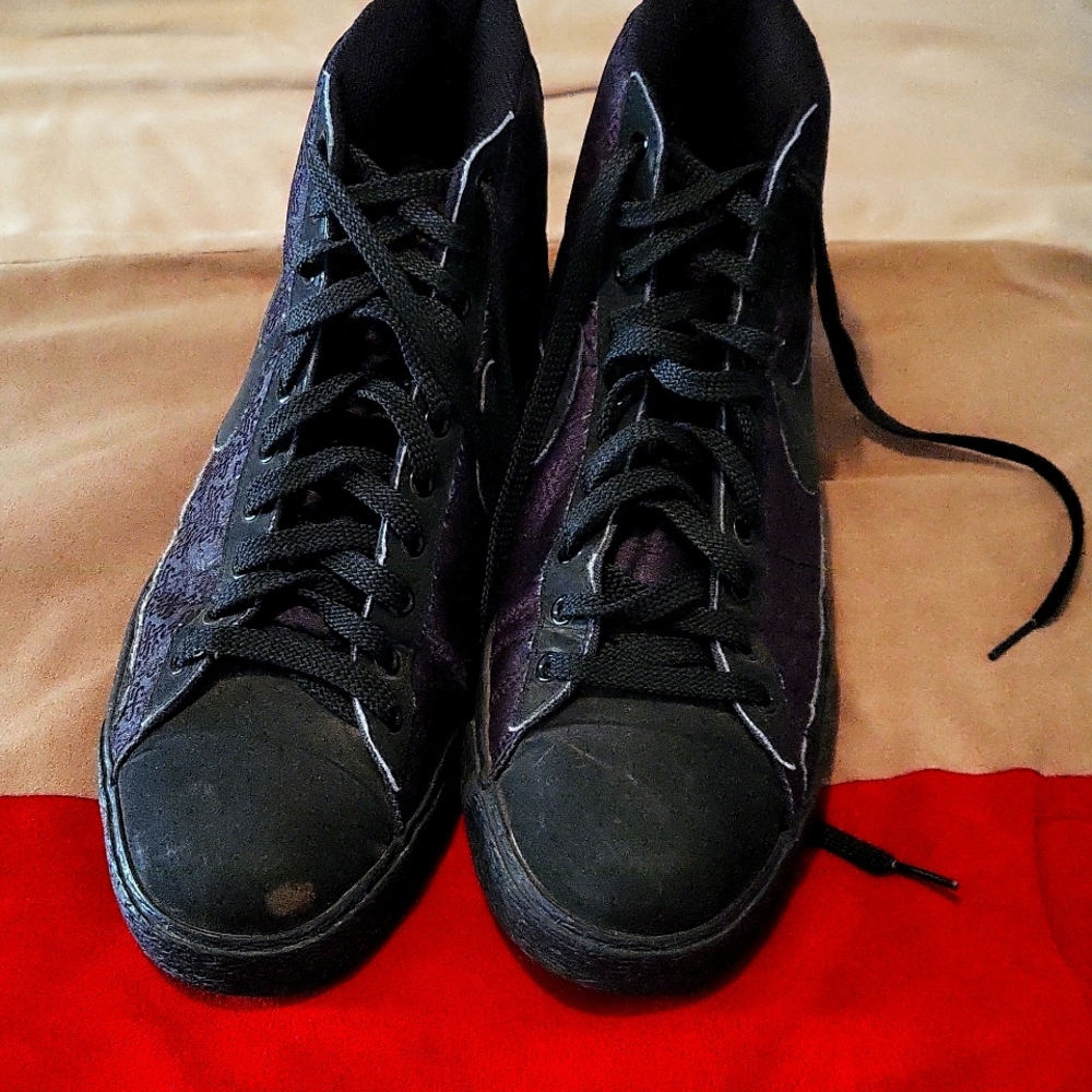 Nike size 10 1/2 and color chocolate